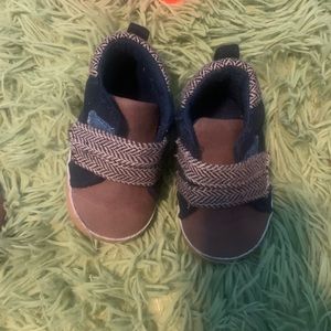 Navy crib shoes. Velcro size 4